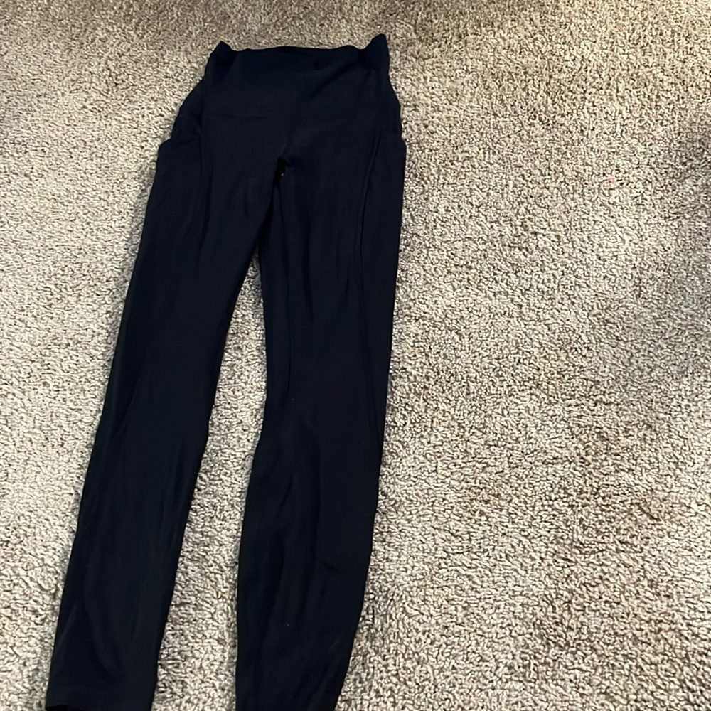Lululemon aligns with pockets